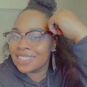 Meet your Posher, Briana